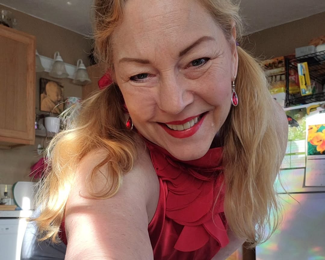 Lovely Justine taking a selfie